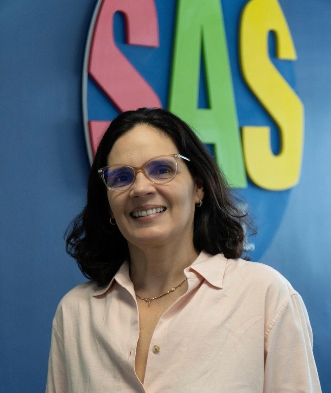 Ms. Eileen Jiménez De Roe